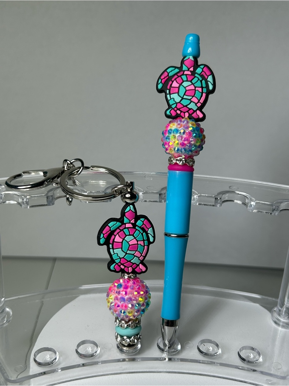 Custom-made Turquoise Turtle Beaded  Pen & Keychain Set